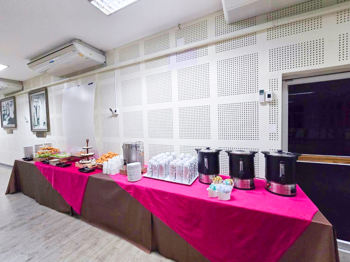 LINE_ALBUM_7. Coffee Break Gallery_250321_30